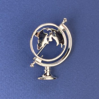 Broșă Globus 37×26 mm ± metal argintiu