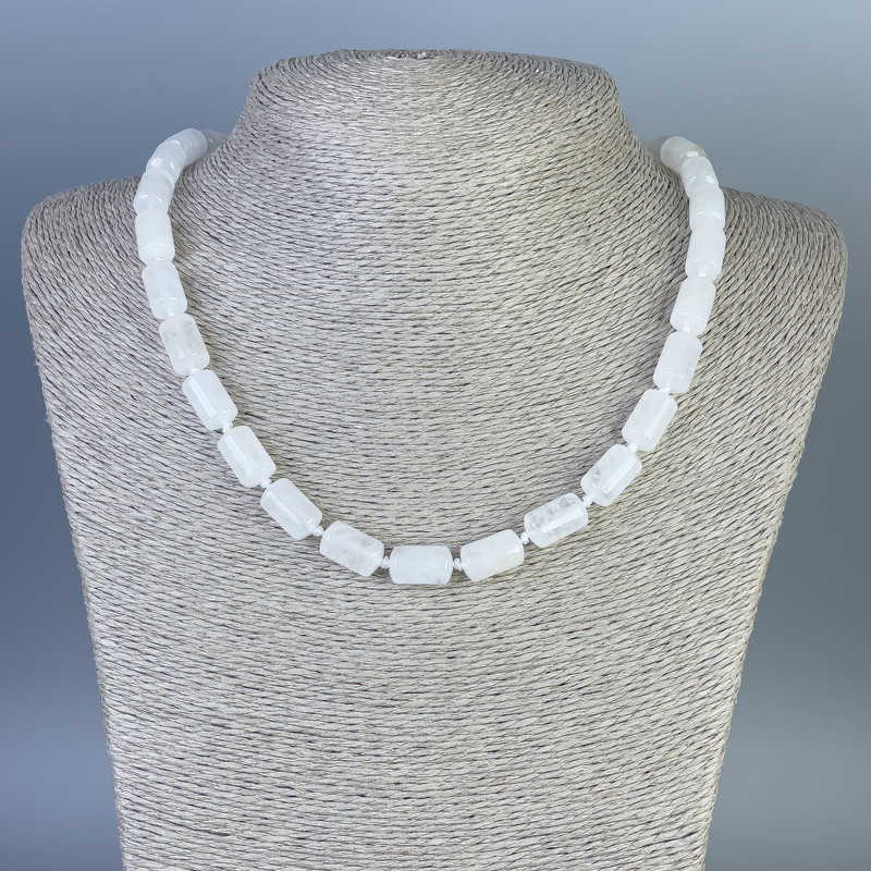 Colier din cristale de munte, cilindru rotunjit, diametrul 14x8 mm, lungime 45 cm, cu încuietoare