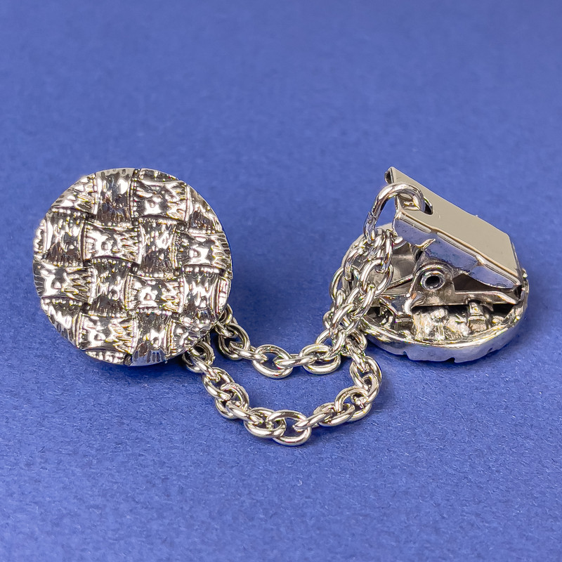 Broșă-clemă pentru cardigane, metal argintiu închis, diametrul de 20 mm +/- lanț, lungime 9 cm+