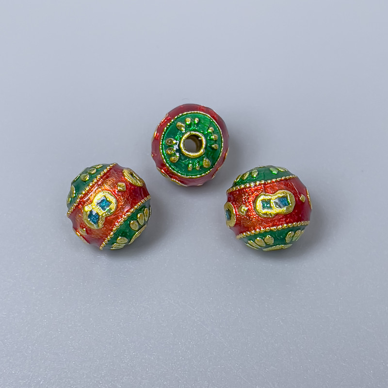 Mărgea Cloisonné roșu și verde email, diametru 10 mm ±, gaură 2 mm, culoare metal auriu, 1 bucată
