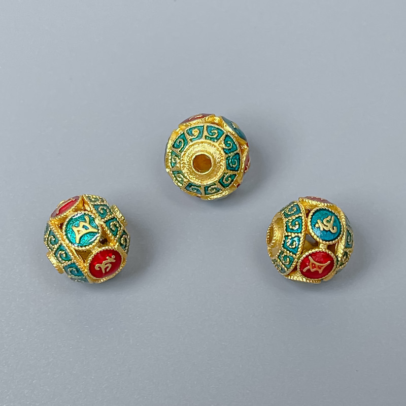Mărgea Cloisonné turcoaz-roșu email, diametrul 10 mm, gaura de aproximativ 1,8 mm, culoare metal auriu deschis, 1 bucată