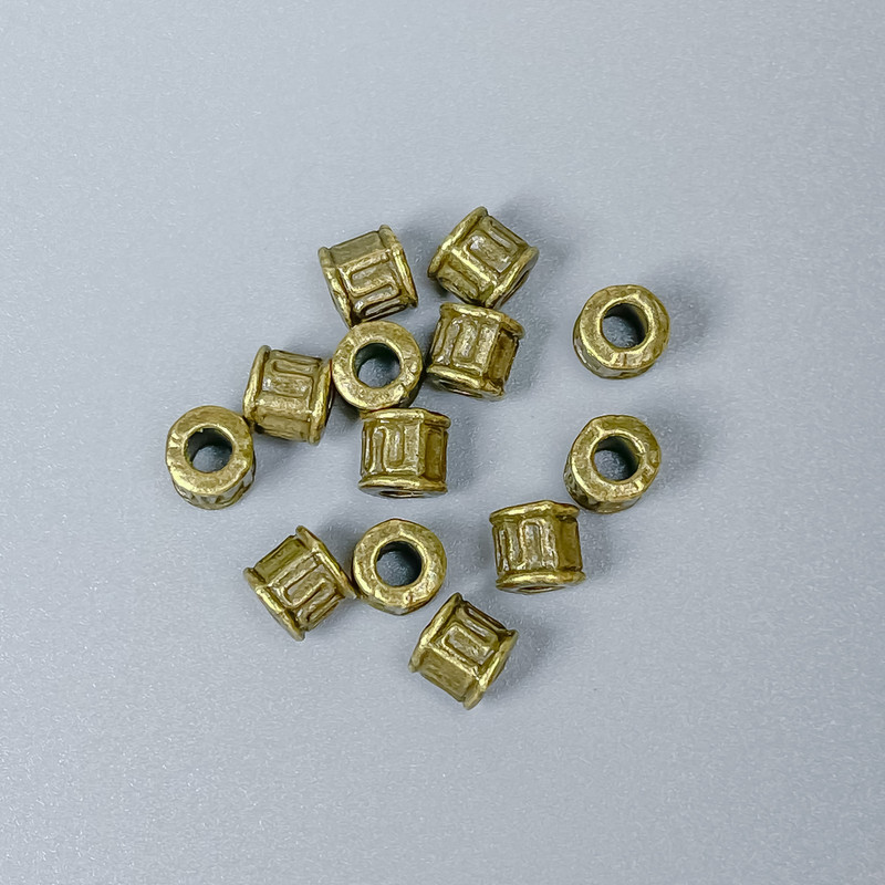 Mărgea-inserație din bronz, culoare bronz, diametru 5×5 mm, gaură de 2,8 mm, ambalaj 16 buc.