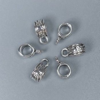 Furnitură bail, culoare metal argintiu, dimensiuni 11×5×6 mm ±, găuri de diametru aproximativ 4,5 mm ±, diametru de aproximativ 2 mm ±, ambalare 20 buc