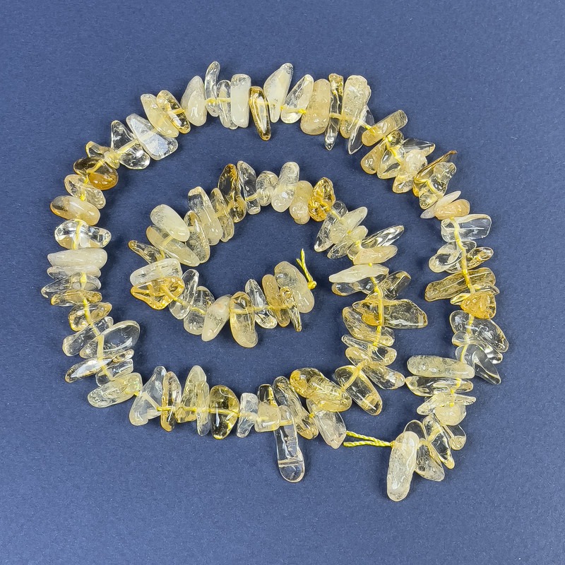 Mărgele de citrin – cioburi, 12-17×3-5 mm, pe șnur, lungime 42 cm+
