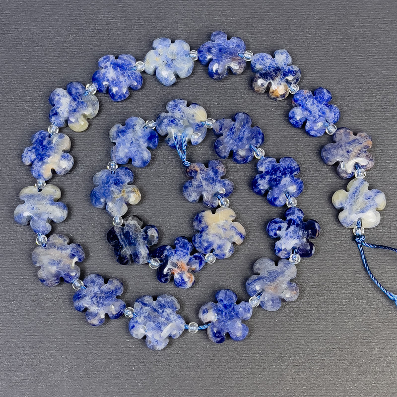 Mărgele din sodalit, piatră naturală, formă floare, diametru 15×6 mm, gaură de aproximativ 1 mm, mărgele de tip seed beads, diametru 3 mm, lungime 41 cm