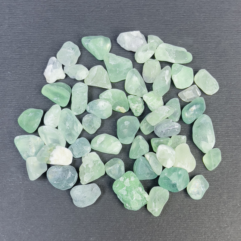 Fluorit natural – fragmente tăiate cu fațete, fără gaură, 8-12×7-9 mm (+/-) (pentru 100 g +/-)