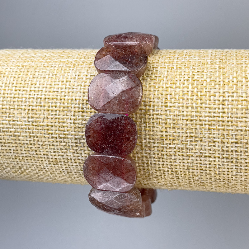 Brățară cu cuarț căpșună, zale eliptice de aproximativ 18×14 mm, lungime 18 cm, pe elastic