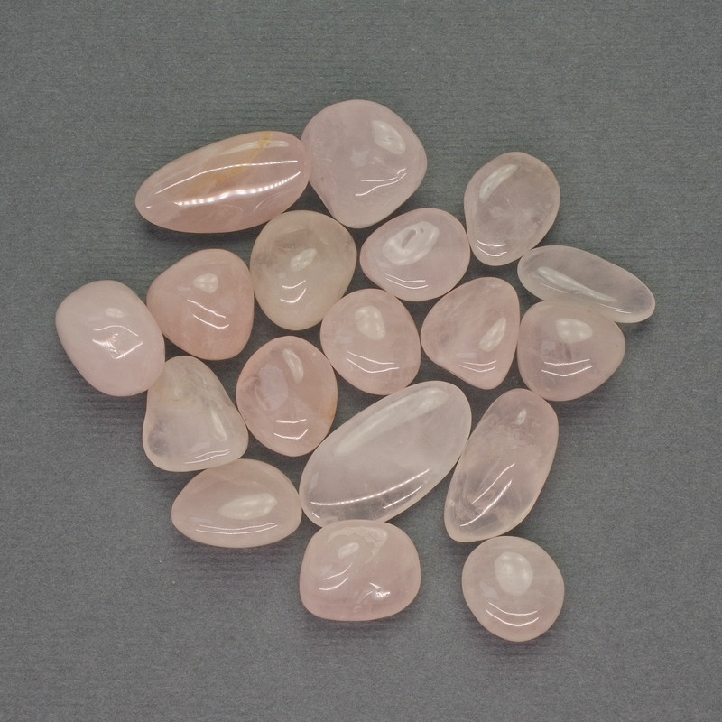 Cuart roz natural, fragmente șlefuite, fără gaură, 11–20 × 10 mm +/- (pentru 100 g +/-)