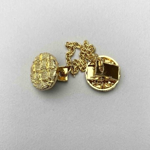 Broșă pentru cardigane din metal auriu, diametrul 20 mm, lanț de aproximativ 9 cm.