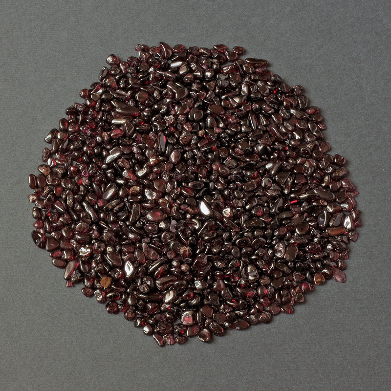 Granule naturale de granat fără gaură, 3-9×3-4 mm +/- (pentru 100 g +/-)