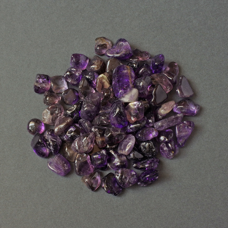 Cioburi de ametist fără gaură, bucăți rotunjite prelucrate, 12–15×10–12 mm (+/−)