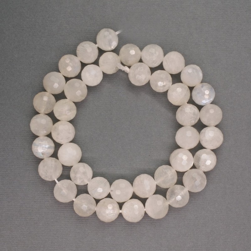 Mărgele din adular natural, formă de bilă facetată, diametrul de 10 mm, lungime aproximativă 39 cm