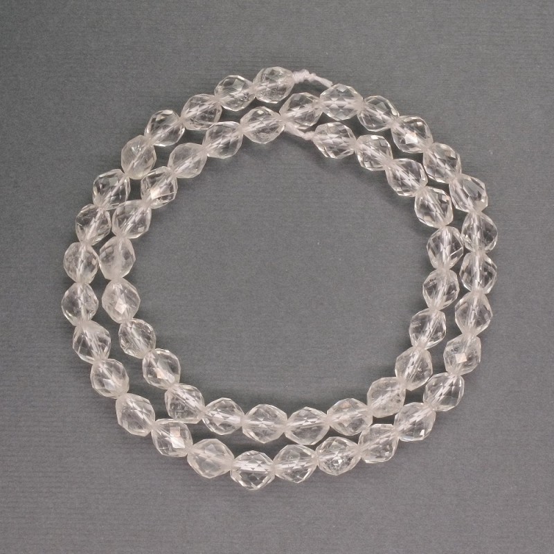 Mărgele din piatră naturală – cristal de munte, tăiate în formă biconică, diametru 6×7 mm, lungime 39 cm ±