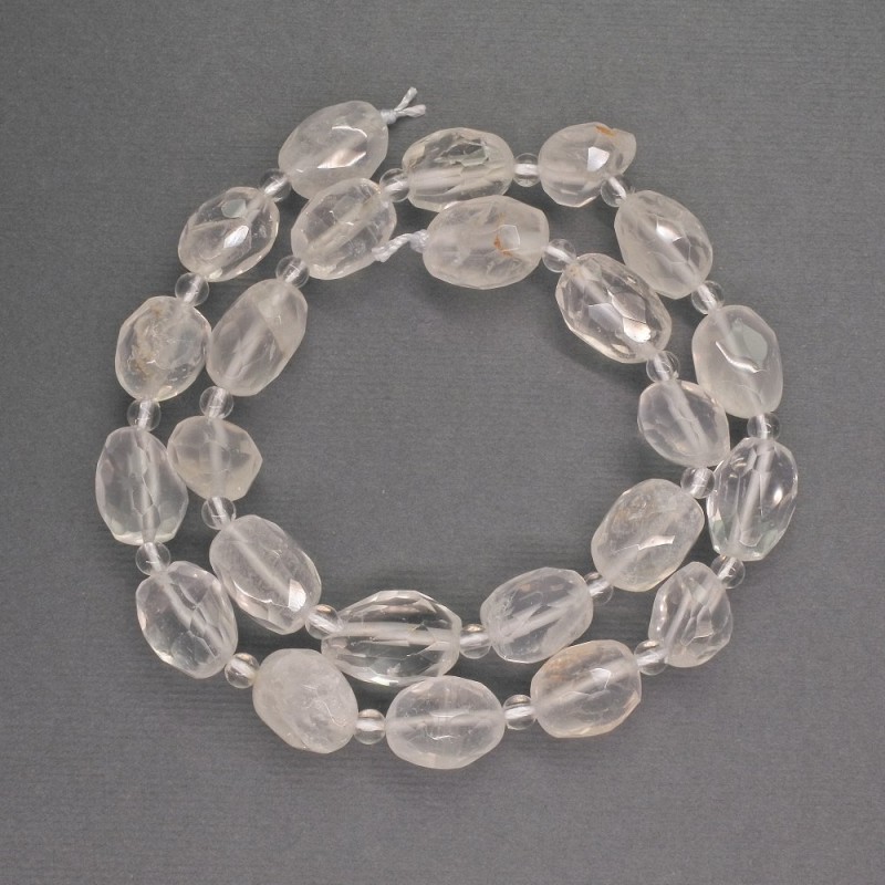 Mărgele din piatră naturală: Cristal de munte, ovale facetate, diametru 10×13 mm ±, mărgele de 4 mm ±, lungime 40 cm ±