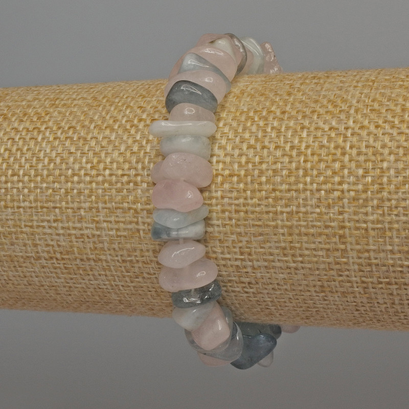 Brățară cu morganit – cioburi, diametrul 10–13×2–4 mm, lungime 18 cm, pe elastic