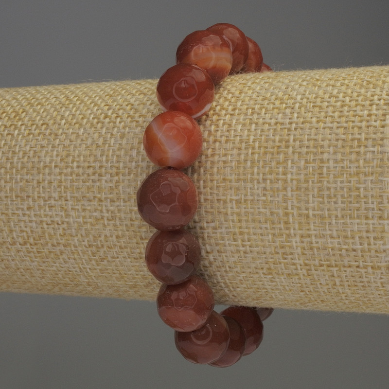 Brățară din carneol cu mărgele tăiate, diametrul 12 mm, lungime 18 cm, pe elastic
