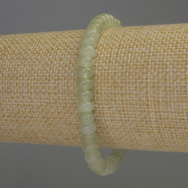 Brățară din nefrit cu mărgele rondel, diametrul 6x4 mm, lungime aproximativă 18 cm, pe elastic