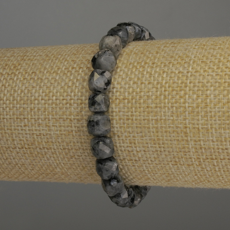 Brățară din labradorit cu cuburi facetate, cuburi de 7x7 mm, lungime 18 cm, pe elastic