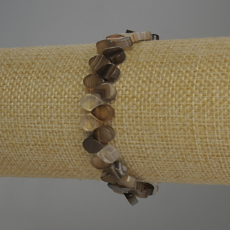 Brățară din agat în formă de picătură, diametrul 8x6 mm, lungime 18 cm, extensibilă