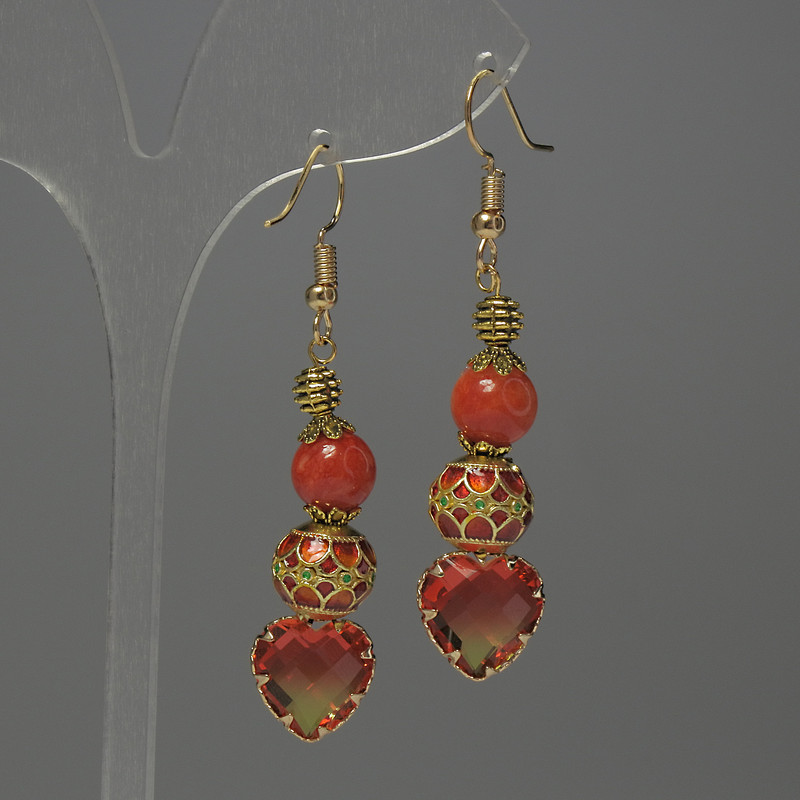 Cercei din coral artificial, bilă, diametrul 8 mm ±; cloisonné 10 mm ±; cristal în montură 13 mm ±; lungimea 56 mm ±