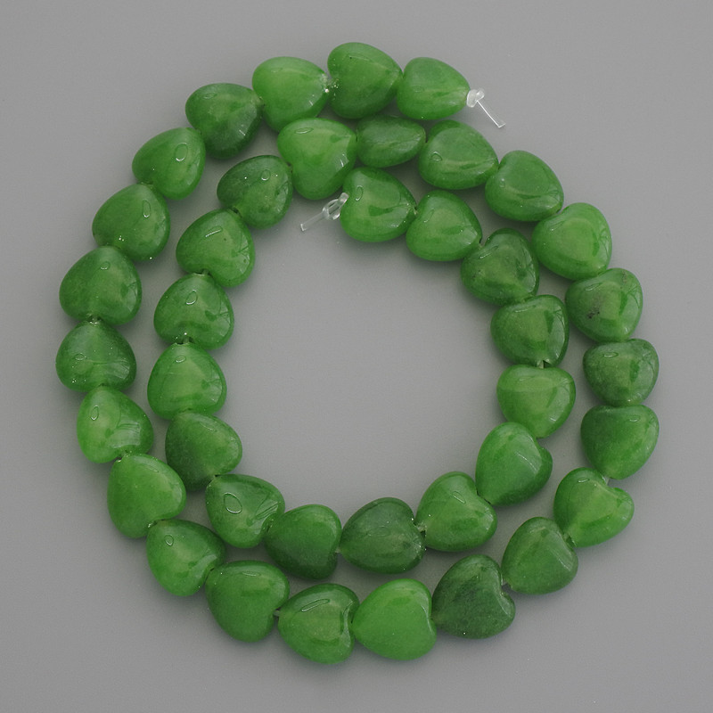Mărgele chrysoprază inimă, diametrul 10x10 mm, +- pe fir, lungime 37 cm