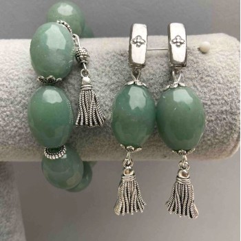 Set brățară și cercei din nefrit facetat, oval, diametrul 21×15 mm, lungime 64 mm, cu inserții metalice, lungime 18 cm, elastic