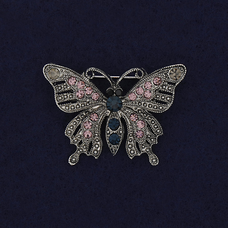 Broșă în formă de fluture, cu cristale, metal argintiu, 41×30 mm +