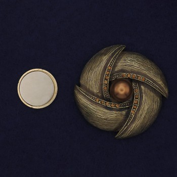 Broșă magnetică Accent, culoare bronz, cristale aurii, metal auriu, 45 mm+