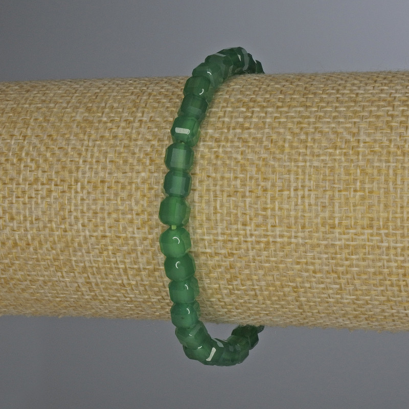 Brățară din crisopaz, cuburi tăiate 5×5 mm, lungime 18 cm, pe bază elastică