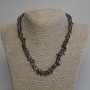 Colier cu fragmente de topaz fumuriu, diametrul 6-12×3-6 mm, lungime 45 cm ±, cu închizător