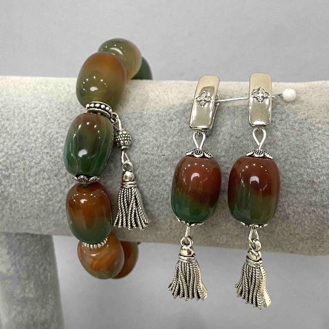 Set brățară și cercei din agat brazilian, piatră șlefuită netedă 18×13 mm ±, lungime 64 mm ±, cu inserții metalice, lungime 18 cm ±, elastice