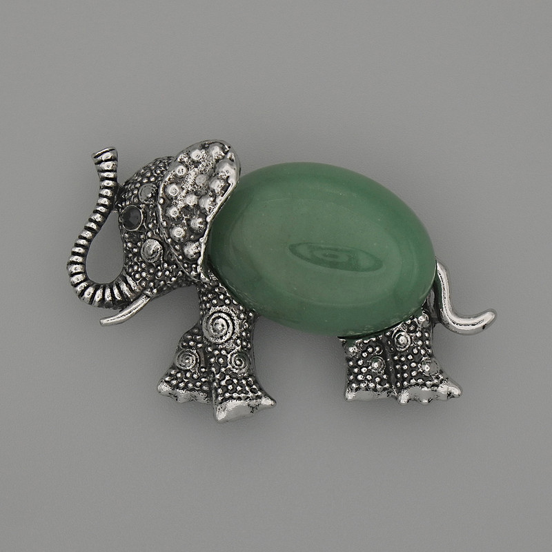 Broșă cu pandantiv în formă de elefant din jad, 45×27 mm, cu cristale negre, metal argintiu