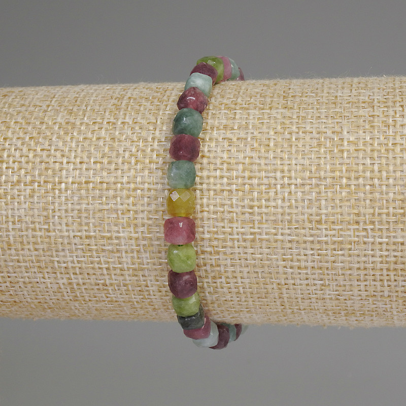 Brățară cu turmalin tăiat cub, 5 mm, lungime 18 cm, pe elastic