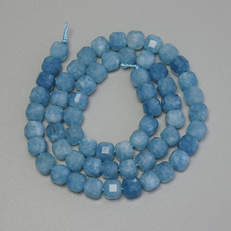 Mărgele de acvamarin tăiate cuburi, diametrul 5×5 mm, lungimea 33 cm, pe șnur