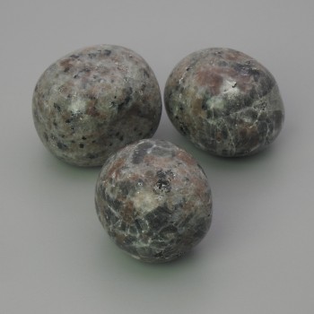 Piatră suvenir Gabro, lustruire 22-27×20-22 mm (±) ambalare 100 g (Preț per 100 g)