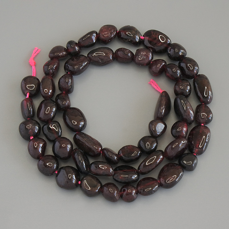 Mărgele de granat fațetate, diametrul 8–12×6–8 mm ± pe șnur, lungime 40 cm+