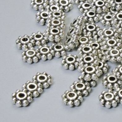Mărgea separator pentru 3 fire, diametrul 15×6, 5 mm +/-, diametrul găurii 2 mm, culoare argintie a metalului, 22 buc.