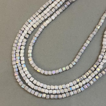 Mărgele din cristal ceh gri cu luciu de benzină, pe șnur, tăiate cub, diametrul 4×4 mm, lungime 38 cm