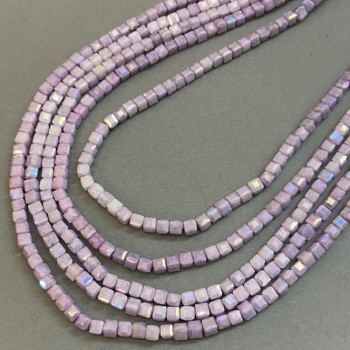 Mărgele mov din cristal ceh cu luciu benzin pe șnur, cub tăiat, diametrul 4x4 mm, lungime 38 cm +