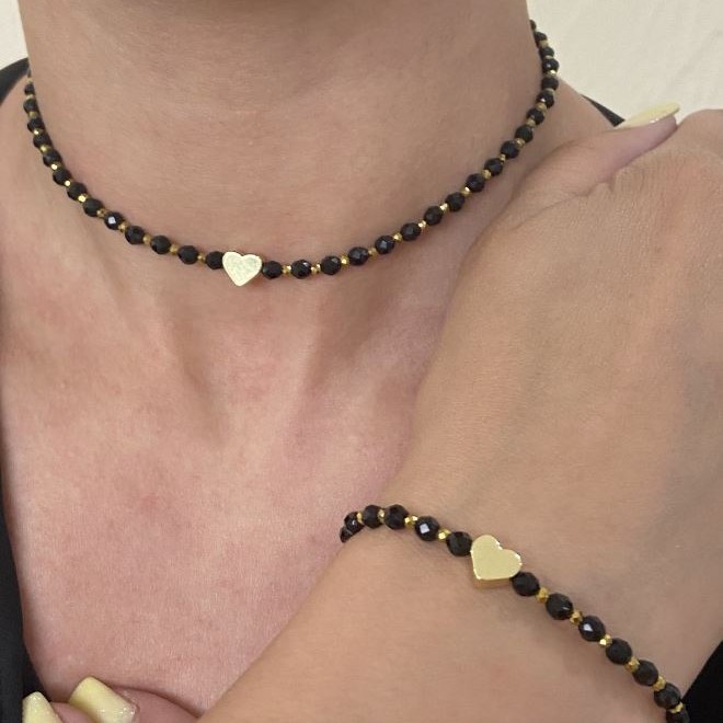 Set de bijuterii „Inimă” — choker și brățară din agat negru și hematit auriu, dimensiunile sunt reglabile
