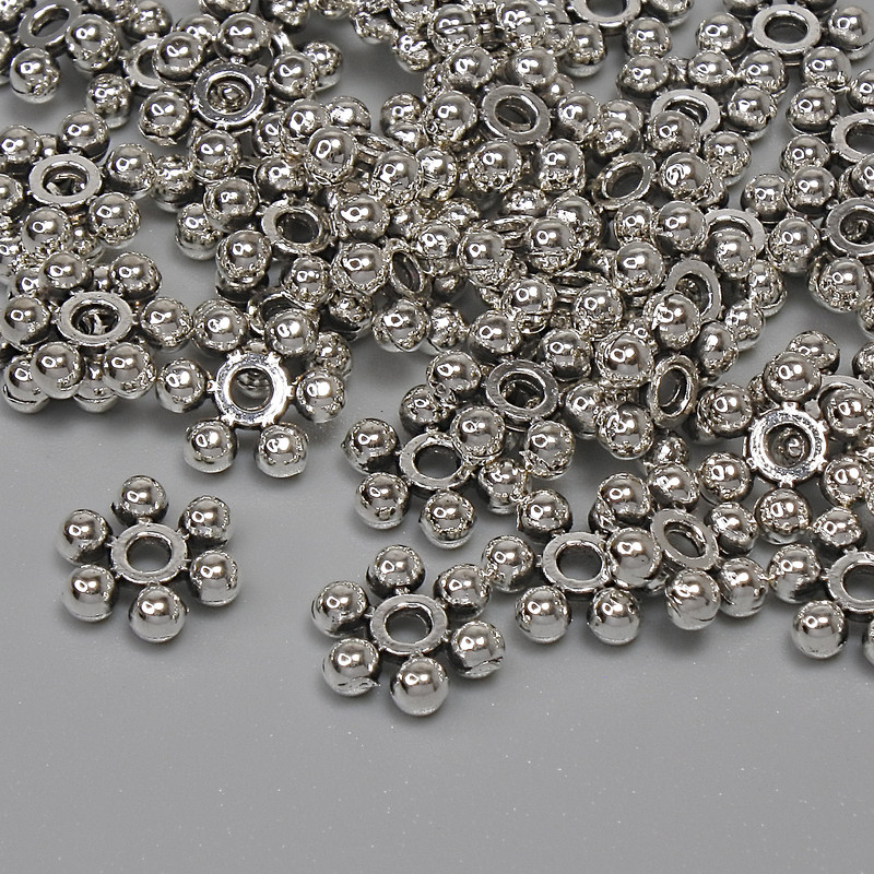 Furnitură mărgea-inserație, culoare metal argintiu, diametru 7×2 mm, gaură de aproximativ 1,5 mm, ambalaj 44 buc.