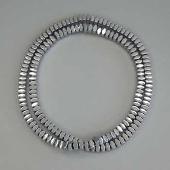 Mărgele hematit culoare argintie, rondel pătrat facetat 4x2 mm, pe fir, lungime aproximativ 40 cm