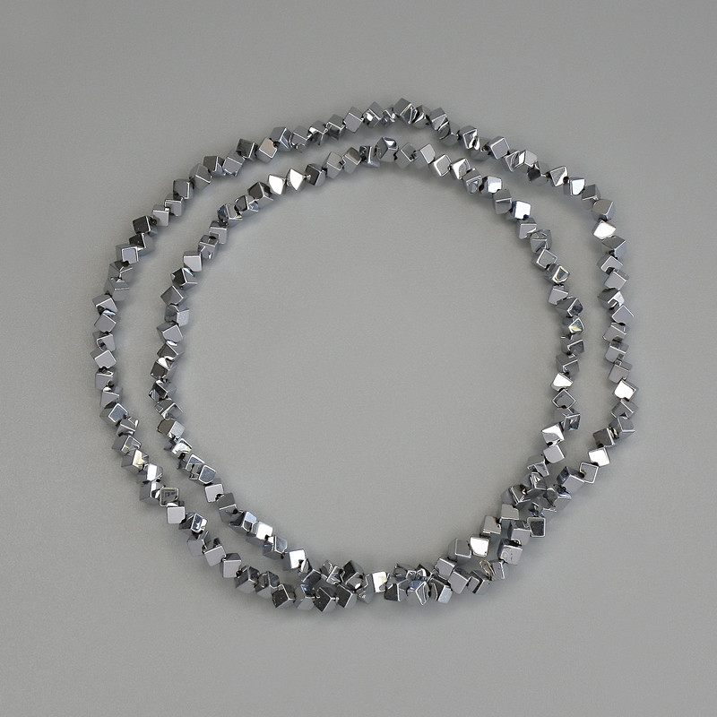 Mărgele de hematit argintiu, cubice, 2×2 mm, pe fir, lungime 38 cm+