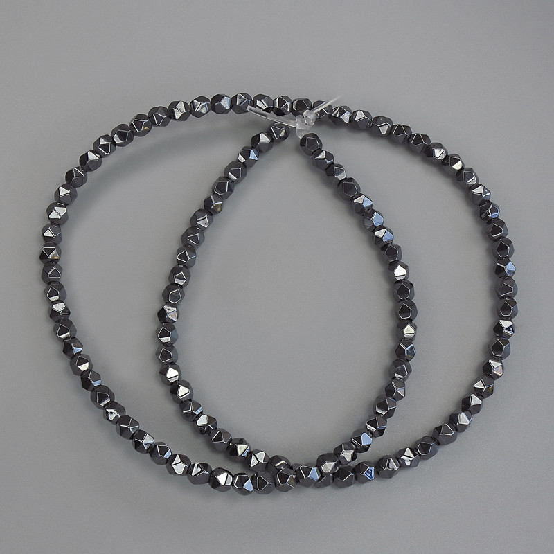 Mărgele hematit, multifacetate, diametrul 4x3,5 mm +/- pe fir, lungimea 40 cm+