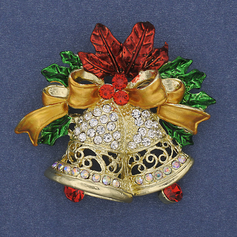 Broșă-pendulă «Clopoțeii de Anul Nou» email, strasuri, metal auriu 45x47 mm+