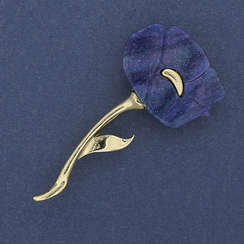 Broșă Mac albastru sidefat, 63x32 mm, metal auriu
