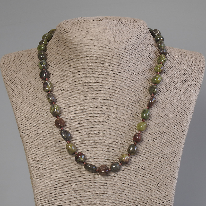 Colier din jasper «Sângele Dragonului» fațetat, diametrul 11×8–9 mm, lungime 50 cm ± cu închizător