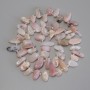 Mărgele din opal roz – cioburi, formă de fluture, diametru 10–15×6–7 mm, mărgele de 5 mm +/-, mărgele de 3 mm +/-, lungime 39 cm +/- pe fir