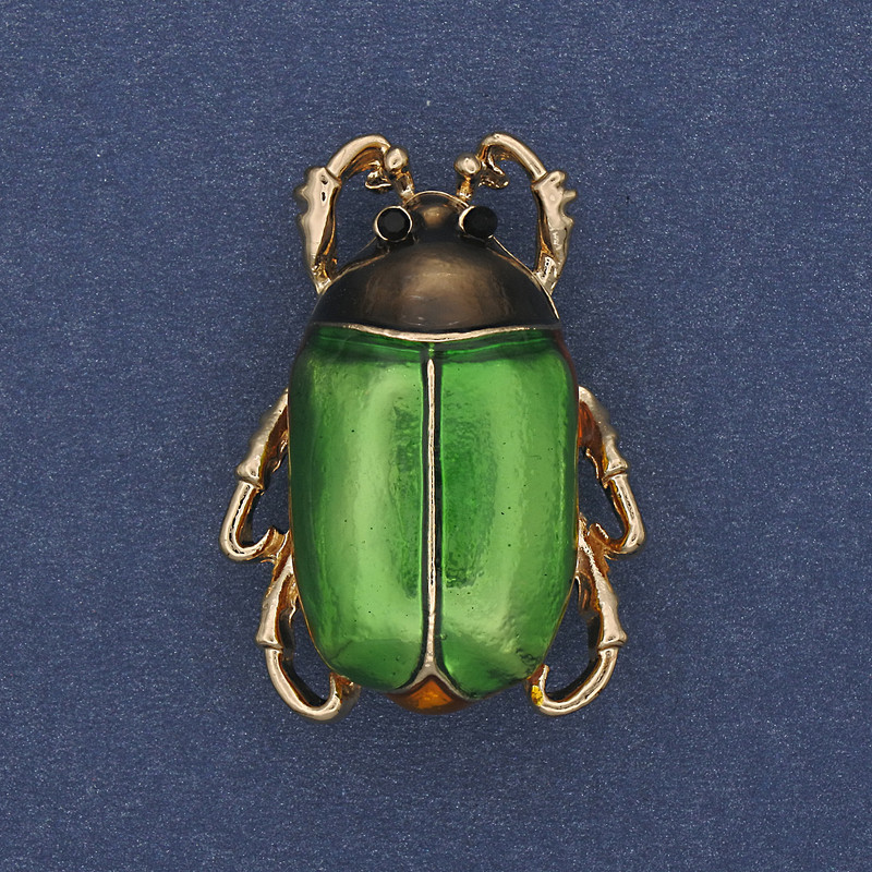 Broșă Scarabeu cu email verde, cristale negre, metal auriu, 23×31 mm