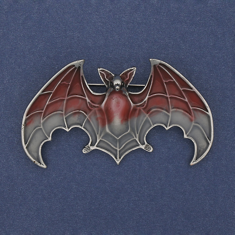 Broșă-pandantiv Liliac, email roșu și gri, metal argintiu 36x60mm +